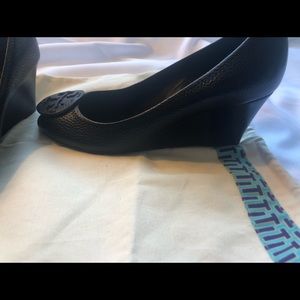 Tory Burch Black 7.5m peep toe wedges
